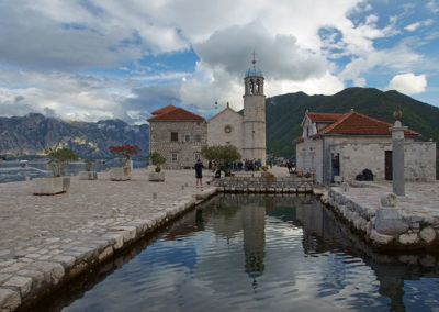 Perast - wyspa Matki Boskiej na Skale