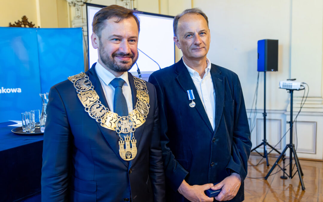 Honoris Gratia